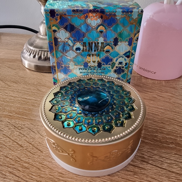 Anna Sui Other - 🎀ONLY $2 SHIPPING UNTIL 23/6🎀 Anna Sui  Powder Case